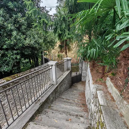 Flora Lakeview Apartman Limonta